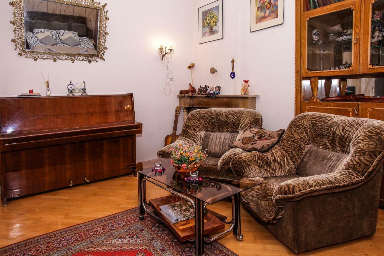 Dali'S Royal Apartment Tbiliszi Kültér fotó