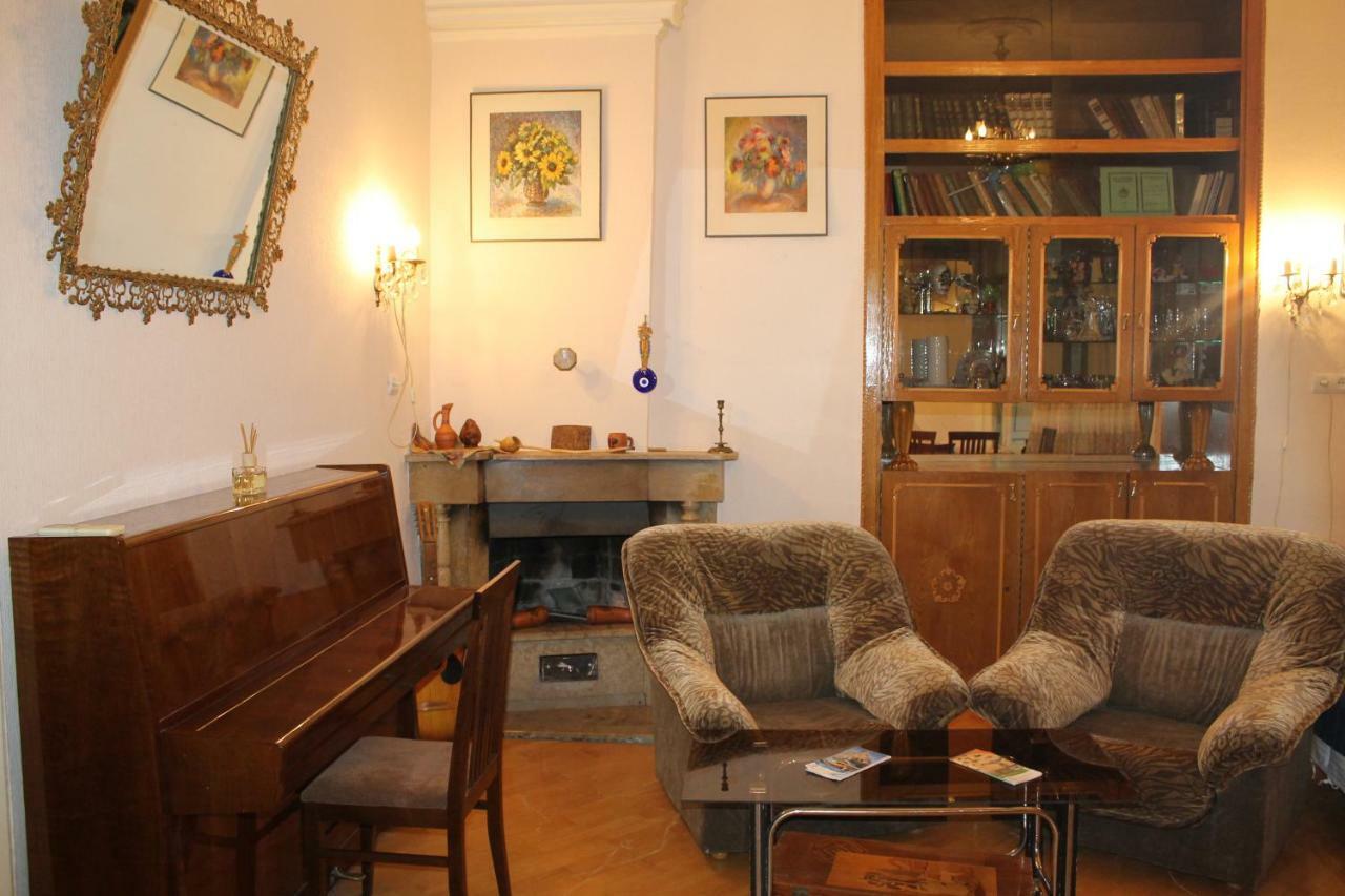 Dali'S Royal Apartment Tbiliszi Kültér fotó