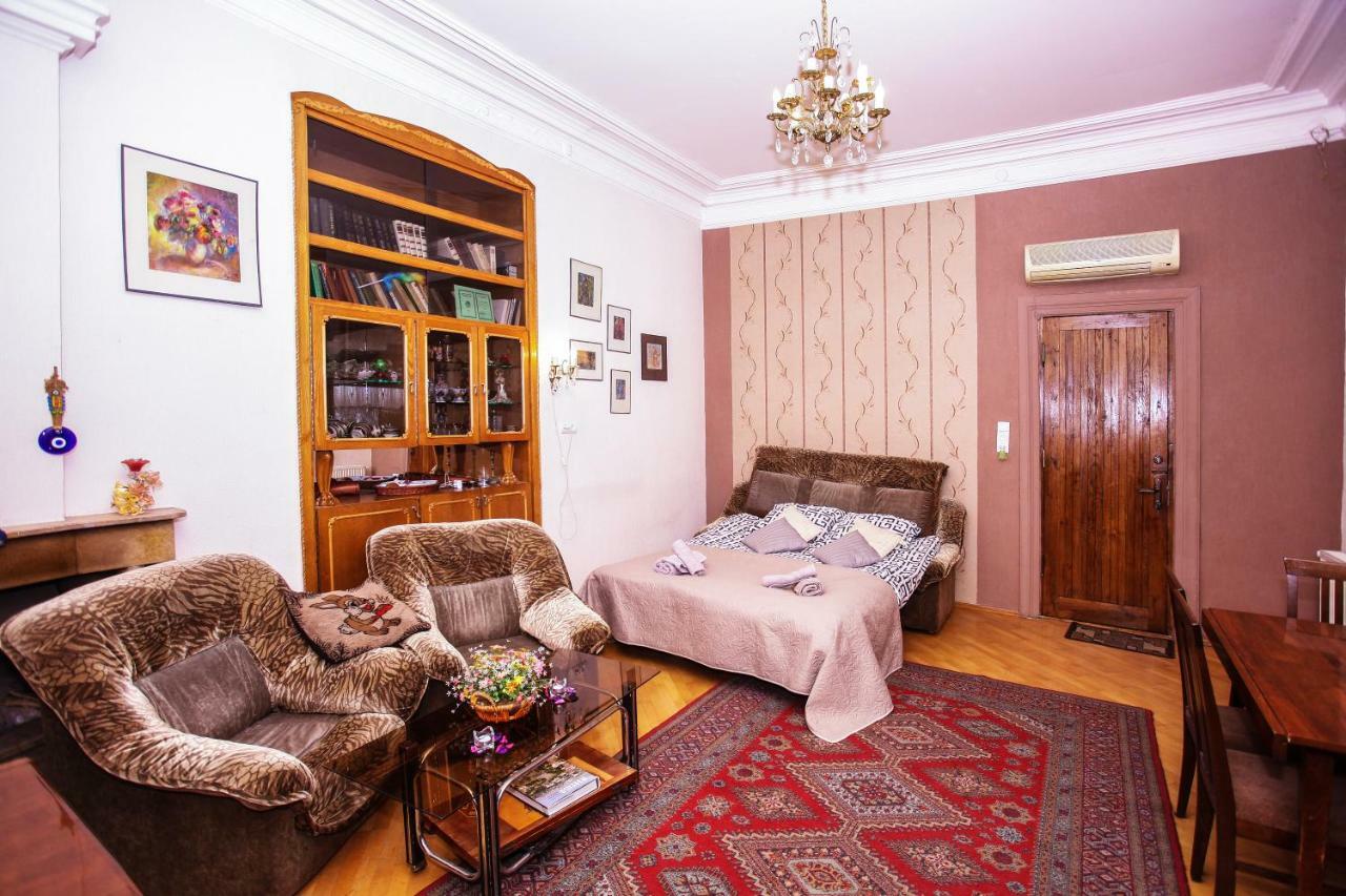 Dali'S Royal Apartment Tbiliszi Kültér fotó